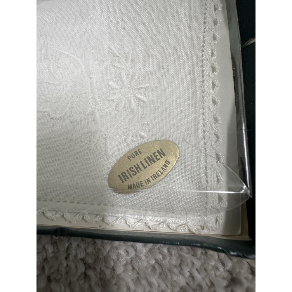 6 Ladies Vintage Irish Linen Handkerchiefs Made In Ireland Never Used - Picture 3 of 5